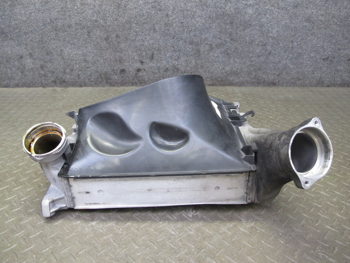 2011-2018 Porsche Cayenne 958 4.8L Turbo Left Side Intercooler Unit W/ Shroud