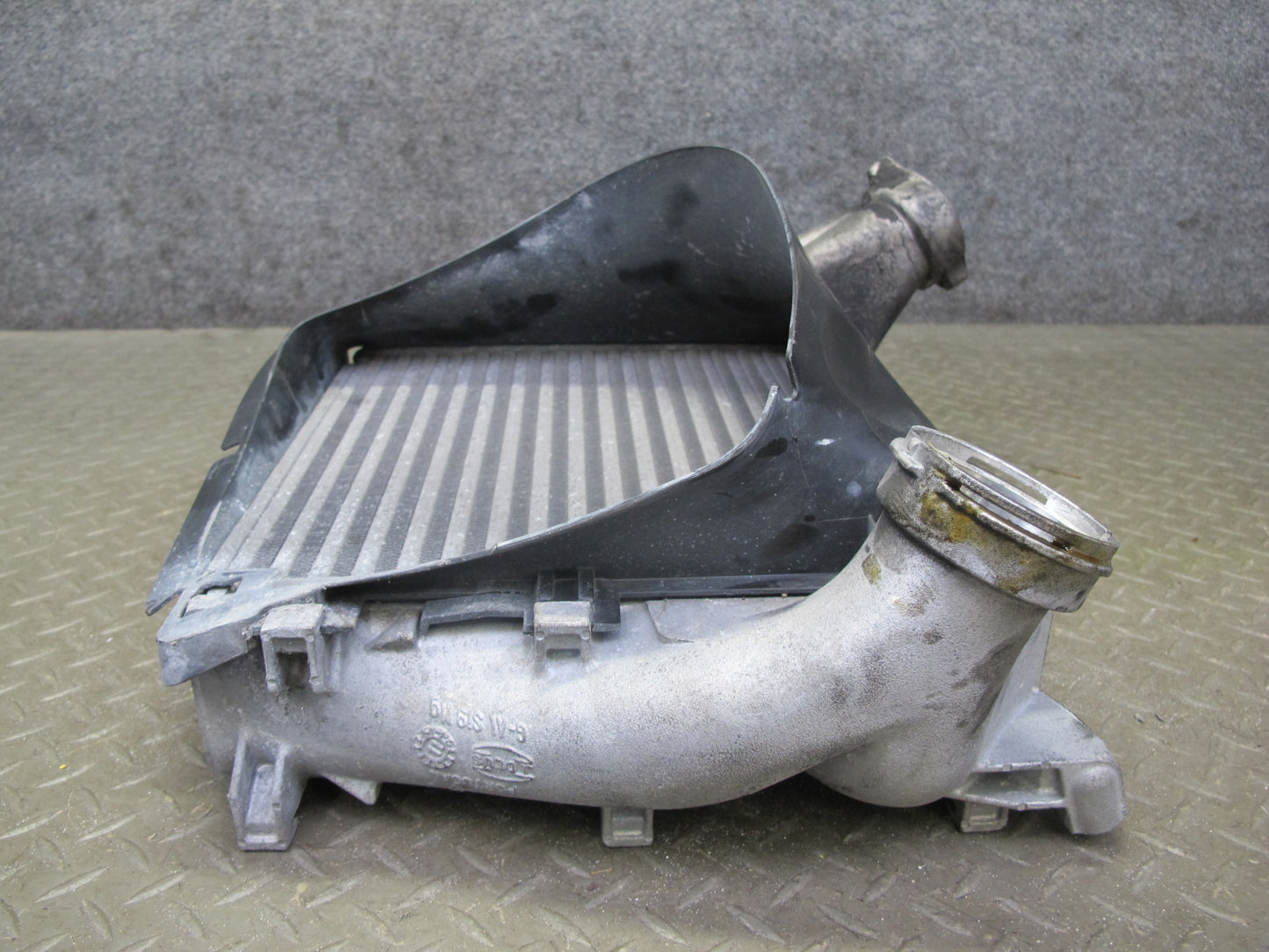 2011-2018 Porsche Cayenne 958 4.8L Turbo Left Side Intercooler Unit W/ Shroud