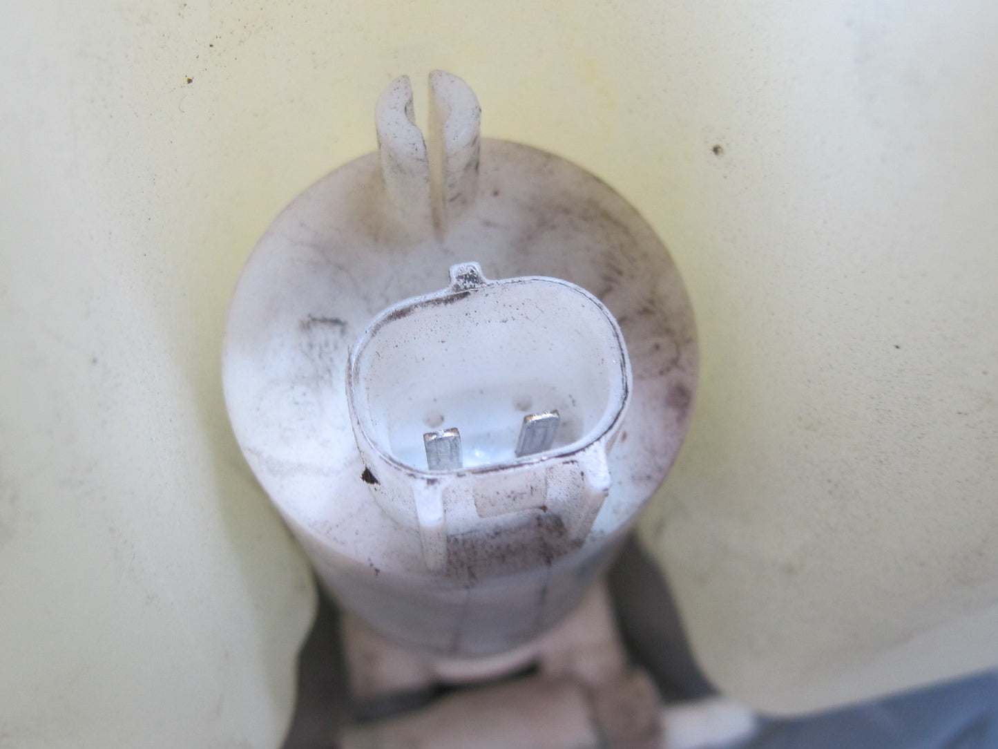 2008 Hummer H2 Front Windshield Wiper Washer Fluid Reservoir Bottle Tank