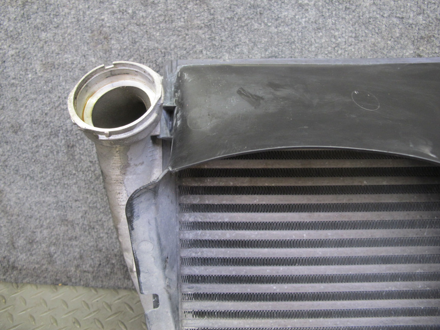 2011-2018 Porsche Cayenne 958 4.8L Turbo Right Side Intercooler Unit W/ Shroud