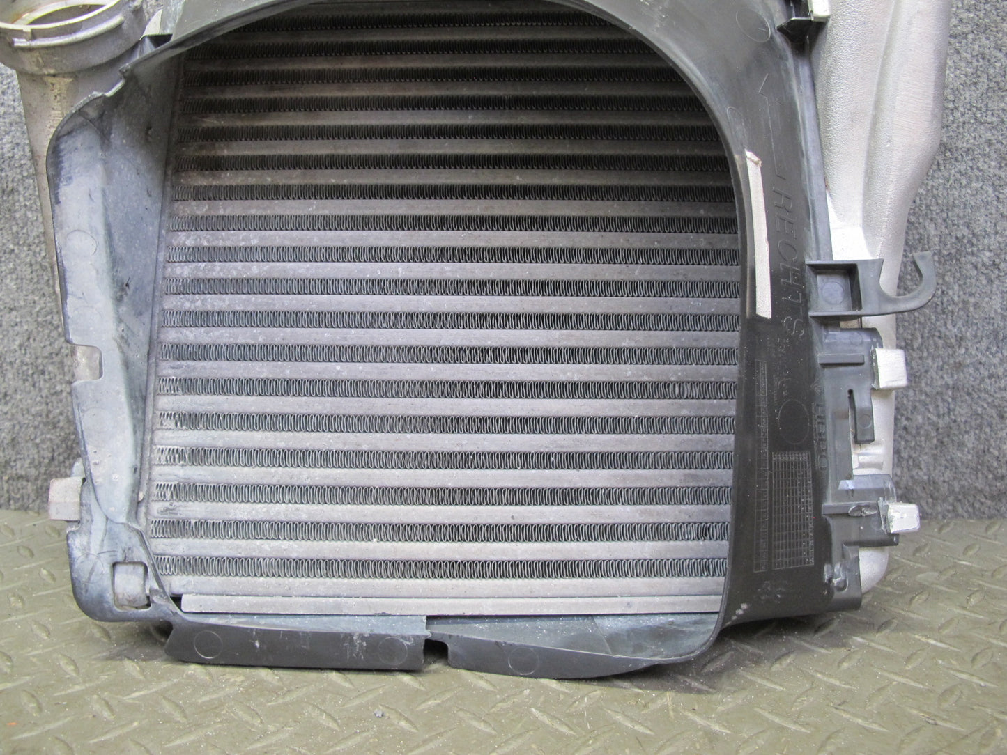 2011-2018 Porsche Cayenne 958 4.8L Turbo Right Side Intercooler Unit W/ Shroud
