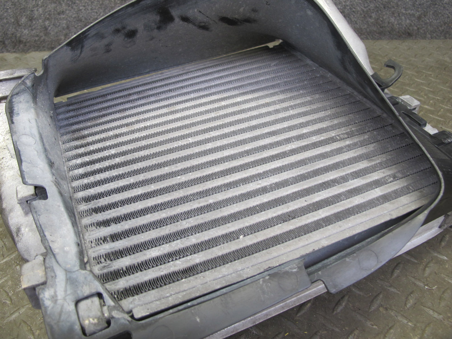 2011-2018 Porsche Cayenne 958 4.8L Turbo Right Side Intercooler Unit W/ Shroud