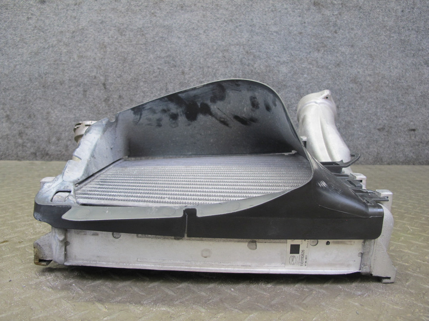 2011-2018 Porsche Cayenne 958 4.8L Turbo Right Side Intercooler Unit W/ Shroud