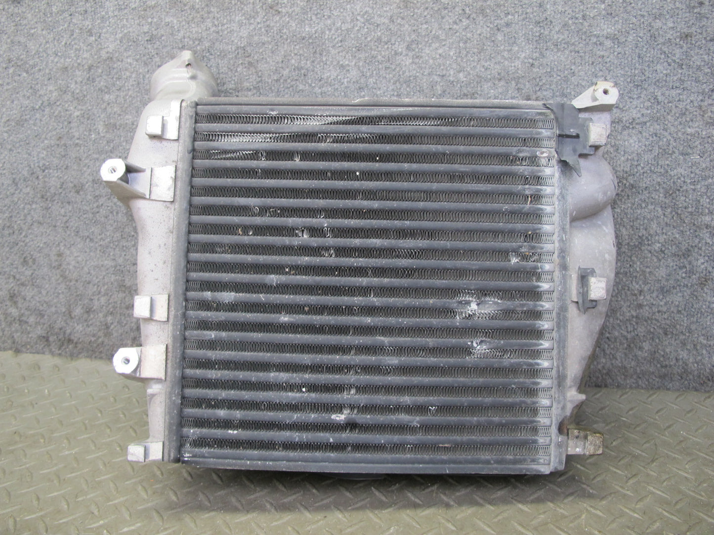 2011-2018 Porsche Cayenne 958 4.8L Turbo Right Side Intercooler Unit W/ Shroud