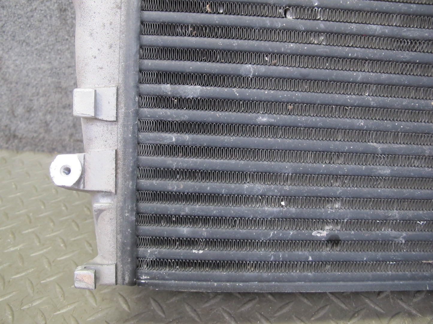 2011-2018 Porsche Cayenne 958 4.8L Turbo Right Side Intercooler Unit W/ Shroud