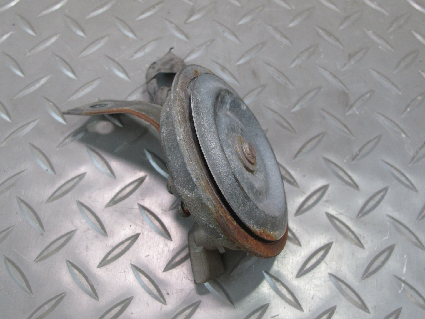 90-96 Nissan Z32 300ZX Set of 2 High & Low Tone Note Pitch Horn Signal OEM