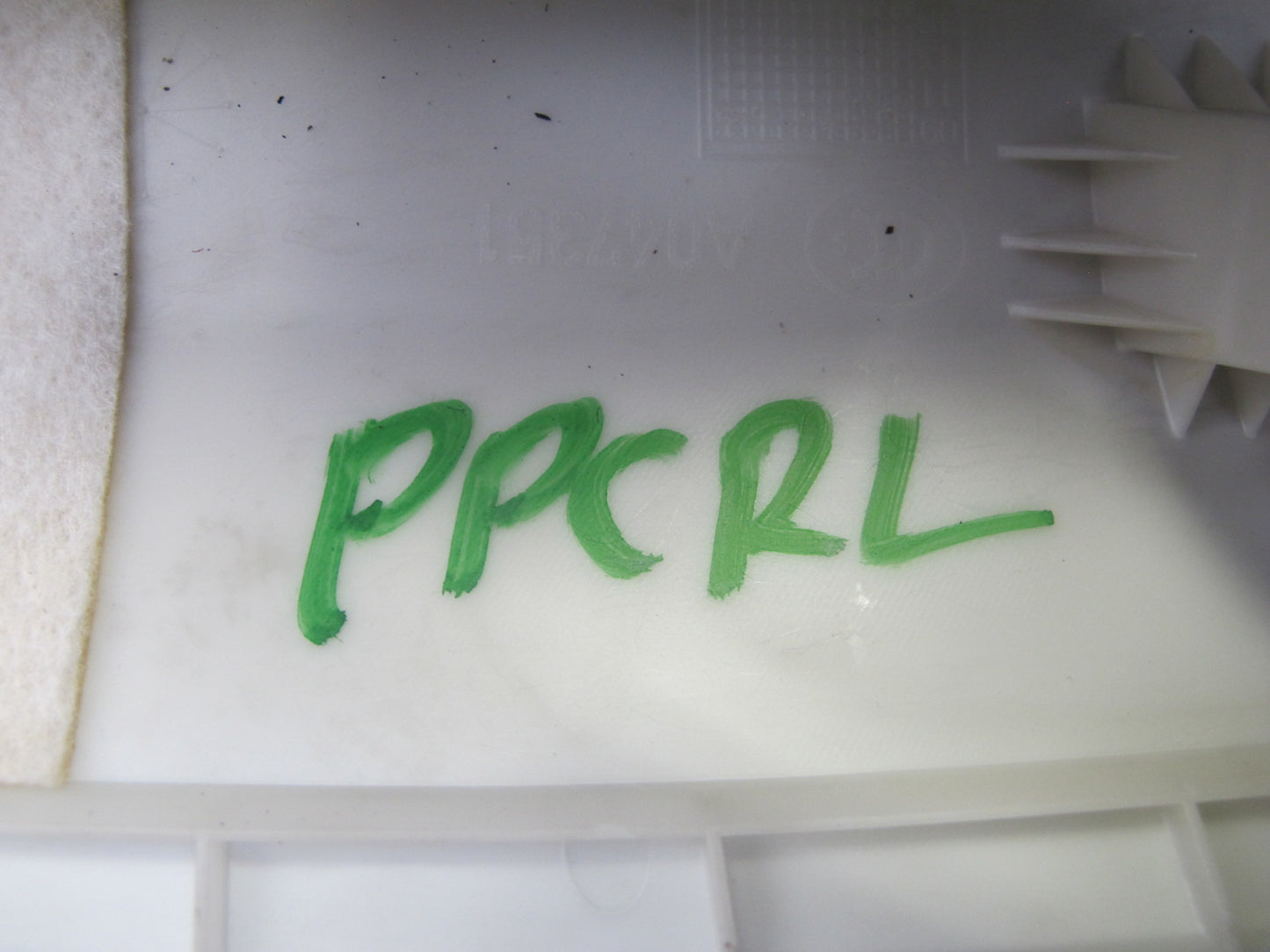 11-18 Porsche Cayenne 958 Front Right & Left Side A Pillar Trim Cover Panel Set