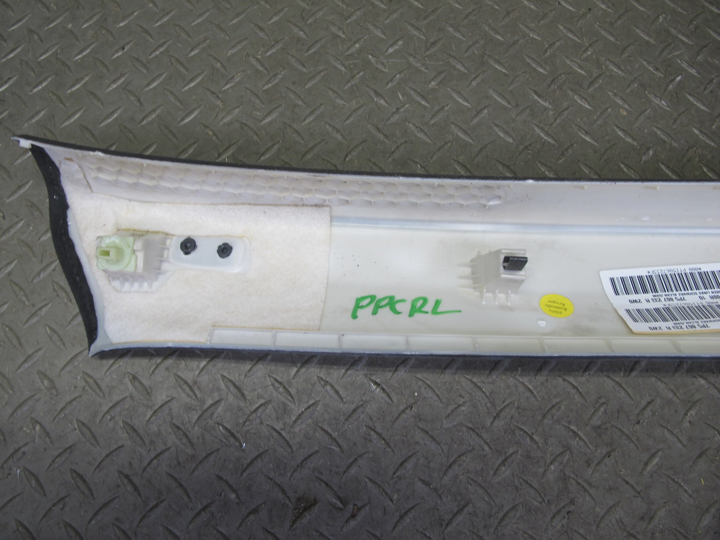 11-18 Porsche Cayenne 958 Front Right & Left Side A Pillar Trim Cover Panel Set