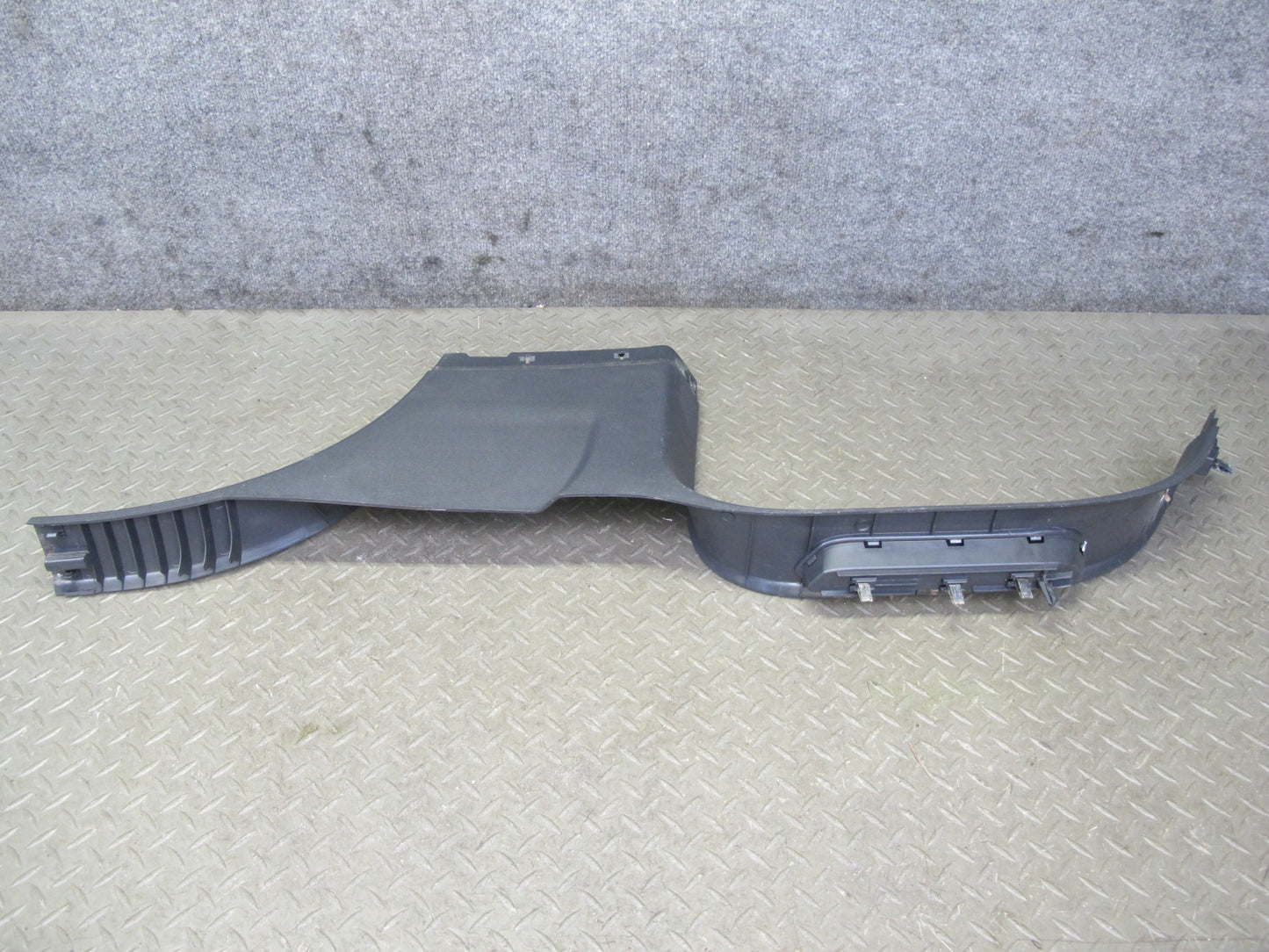 11-18 Porsche Cayenne 958 Right Left Side B Pillar Lower Trim Cover Panel Set