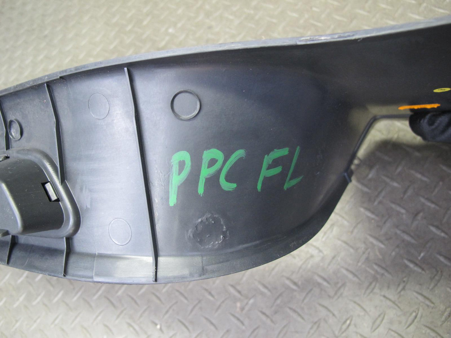 11-18 Porsche Cayenne 958 Right Left Side B Pillar Lower Trim Cover Panel Set