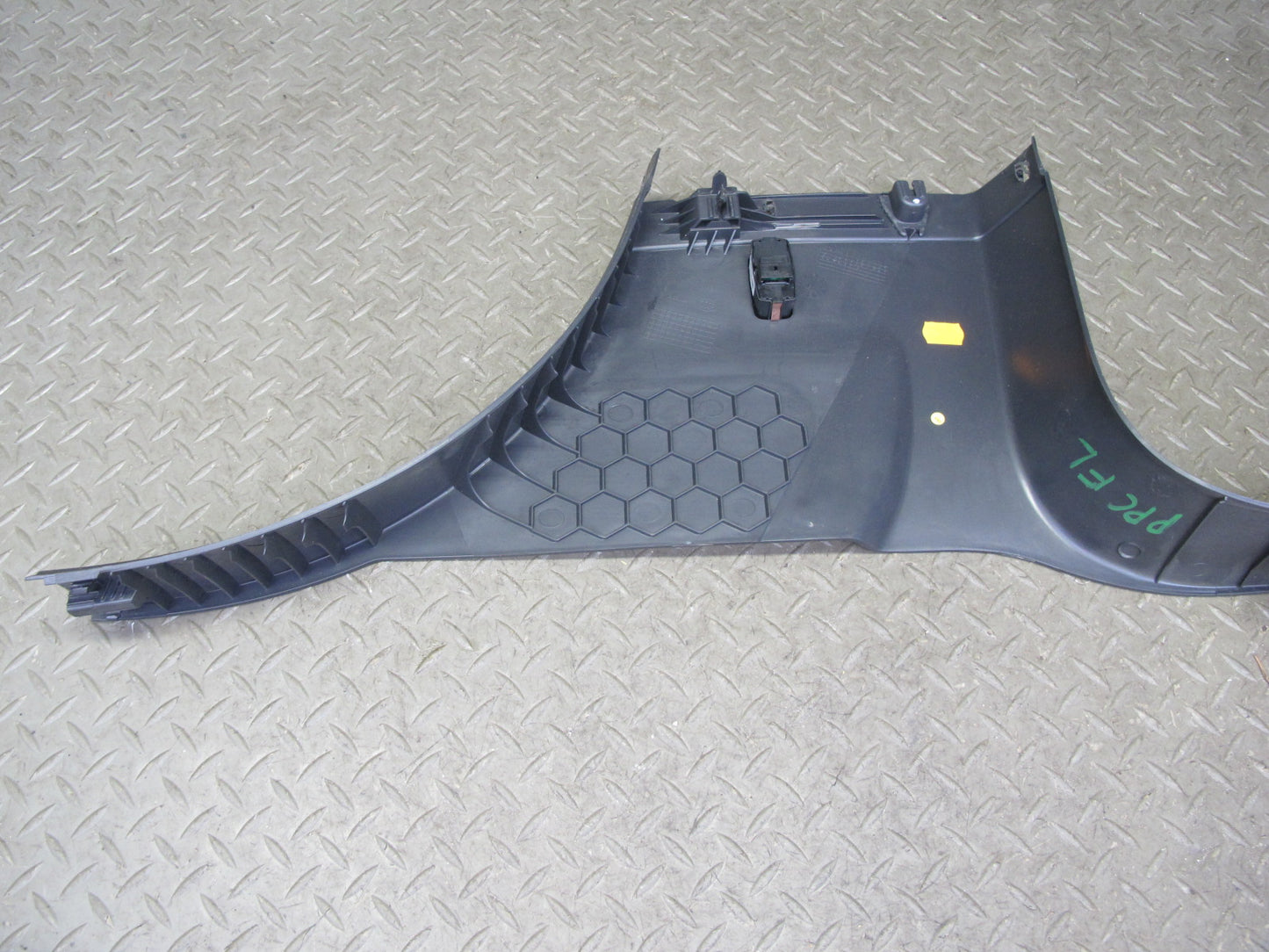 11-18 Porsche Cayenne 958 Right Left Side B Pillar Lower Trim Cover Panel Set