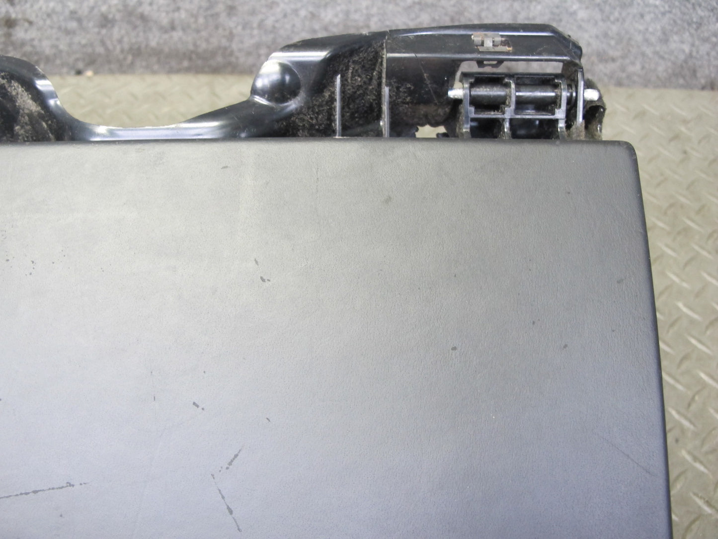 2011-2018 Porsche Cayenne 958 Front Right Dash Glove Box Compartment Storage