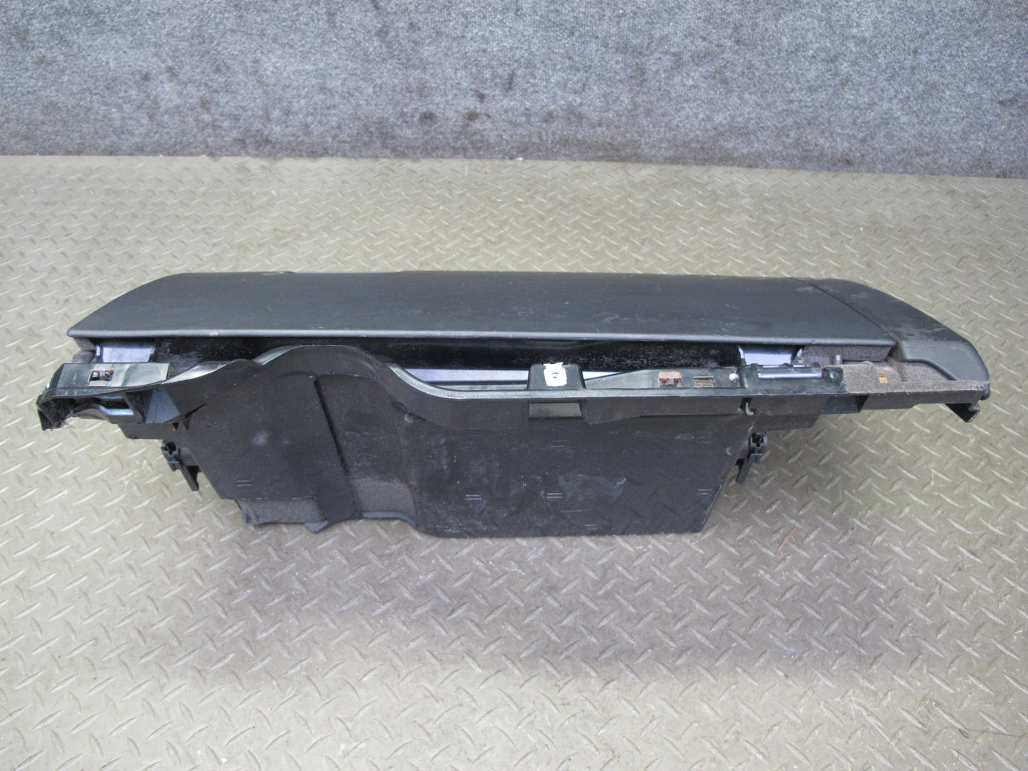 2011-2018 Porsche Cayenne 958 Front Right Dash Glove Box Compartment Storage