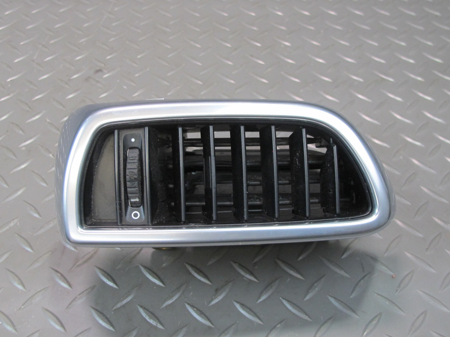 2011-2018 Porsche Cayenne 958 Front Right Side Dash A/C Air Vent Heater Grille