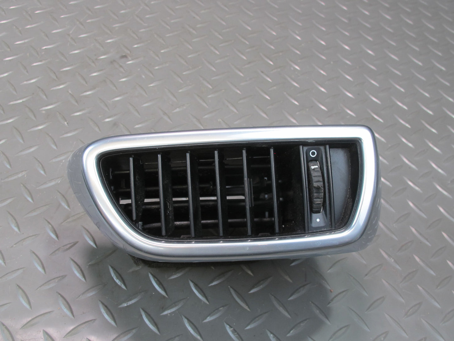 2011-2018 Porsche Cayenne 958 Front Right Side Dash A/C Air Vent Heater Grille
