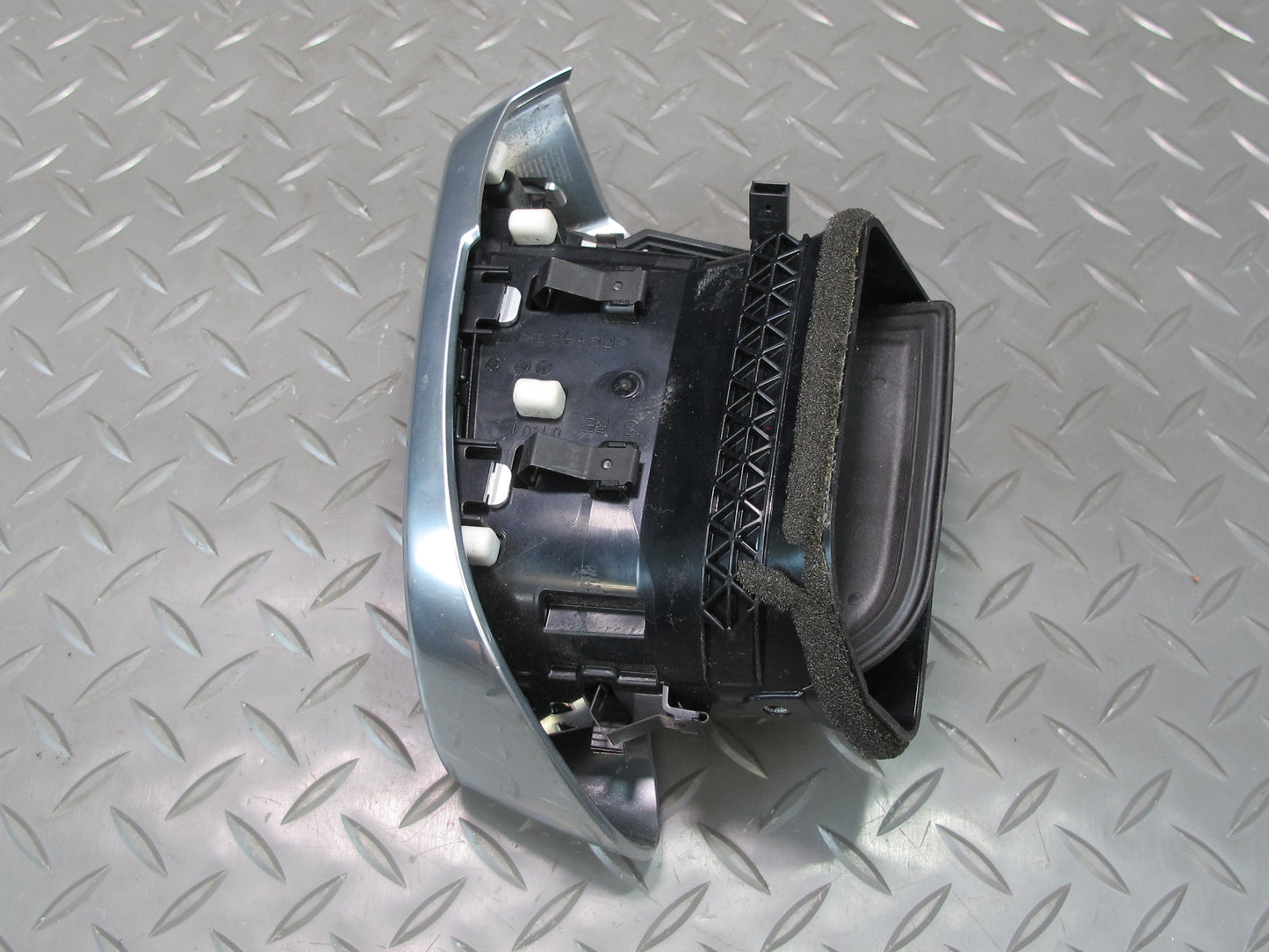 2011-2018 Porsche Cayenne 958 Front Right Side Dash A/C Air Vent Heater Grille