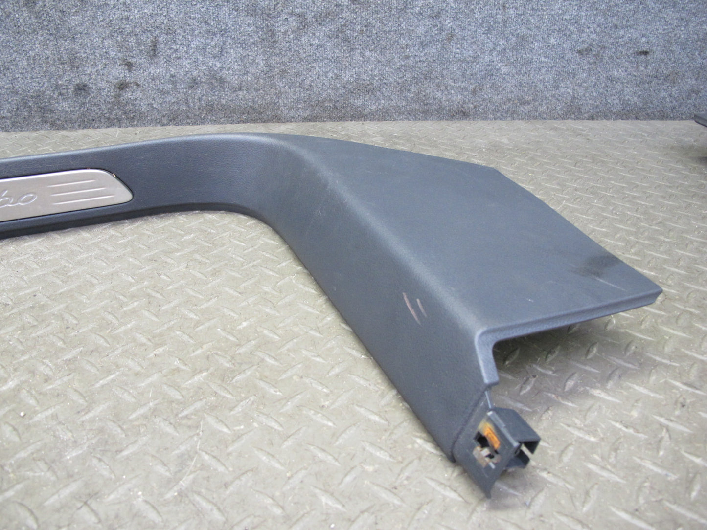 2011-2018 Porsche Cayenne 958 Front Left & Right Sill Scuff Plate Kick Panel Set