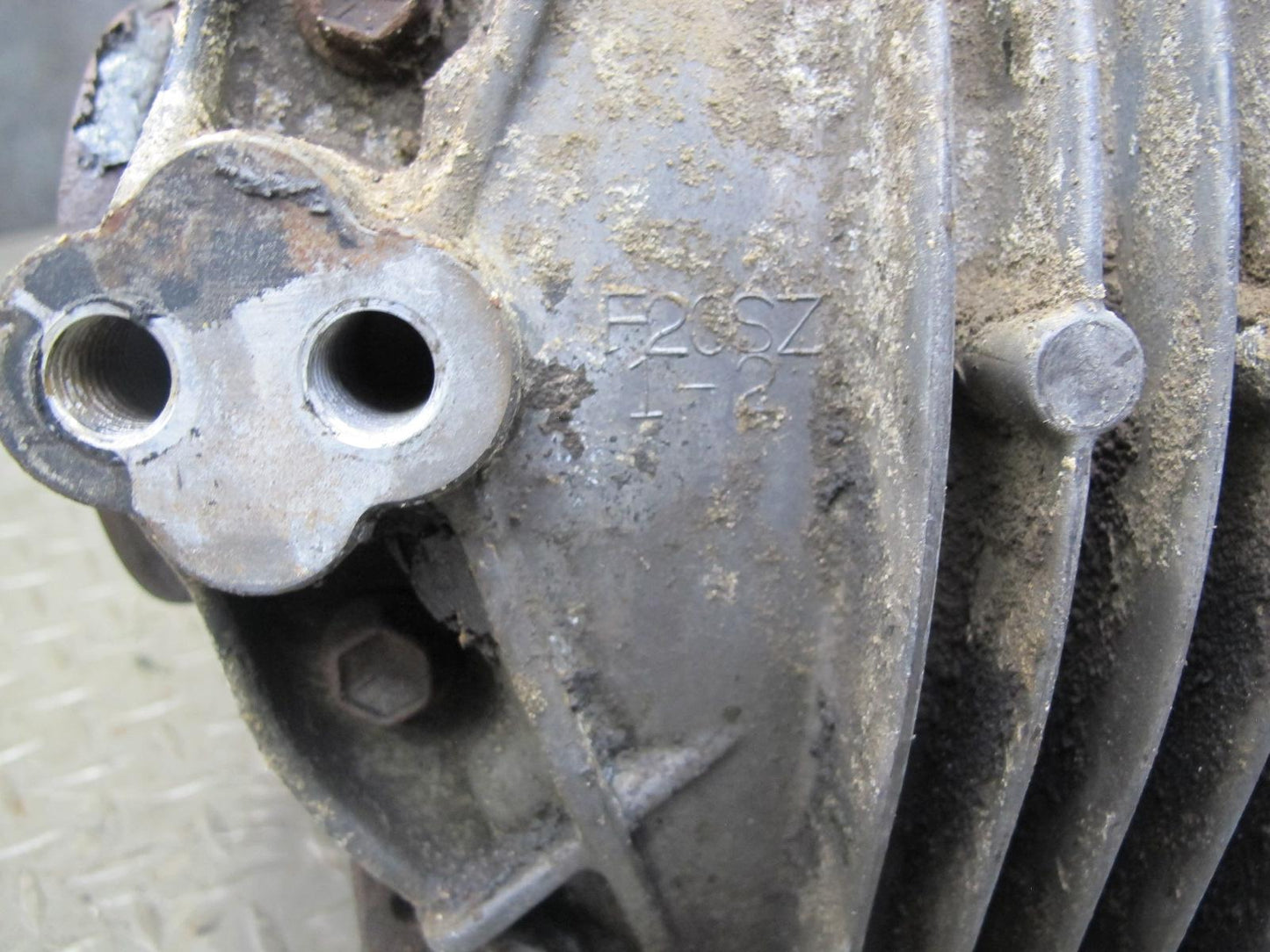 92-97 Lexus UZZ30L SC400 Rear Axle Differential Carrier 3.92 Ratio OEM