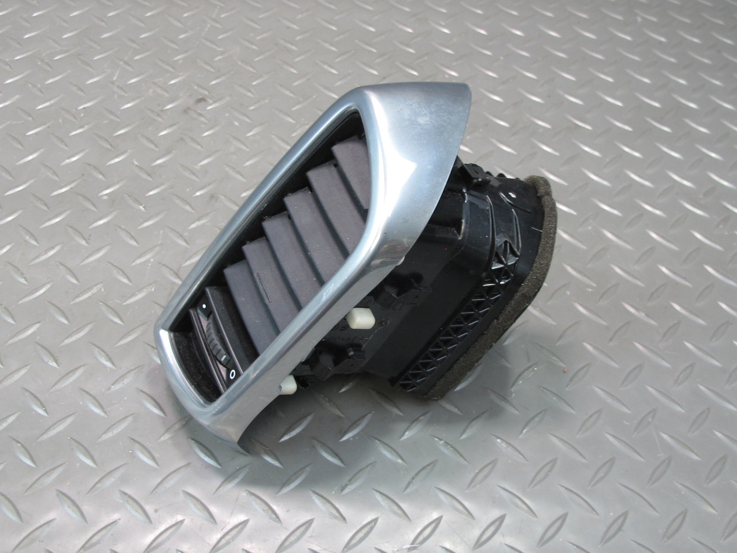 2011-2018 Porsche Cayenne 958 Front Left Side Dash A/C Air Vent Heater Grille