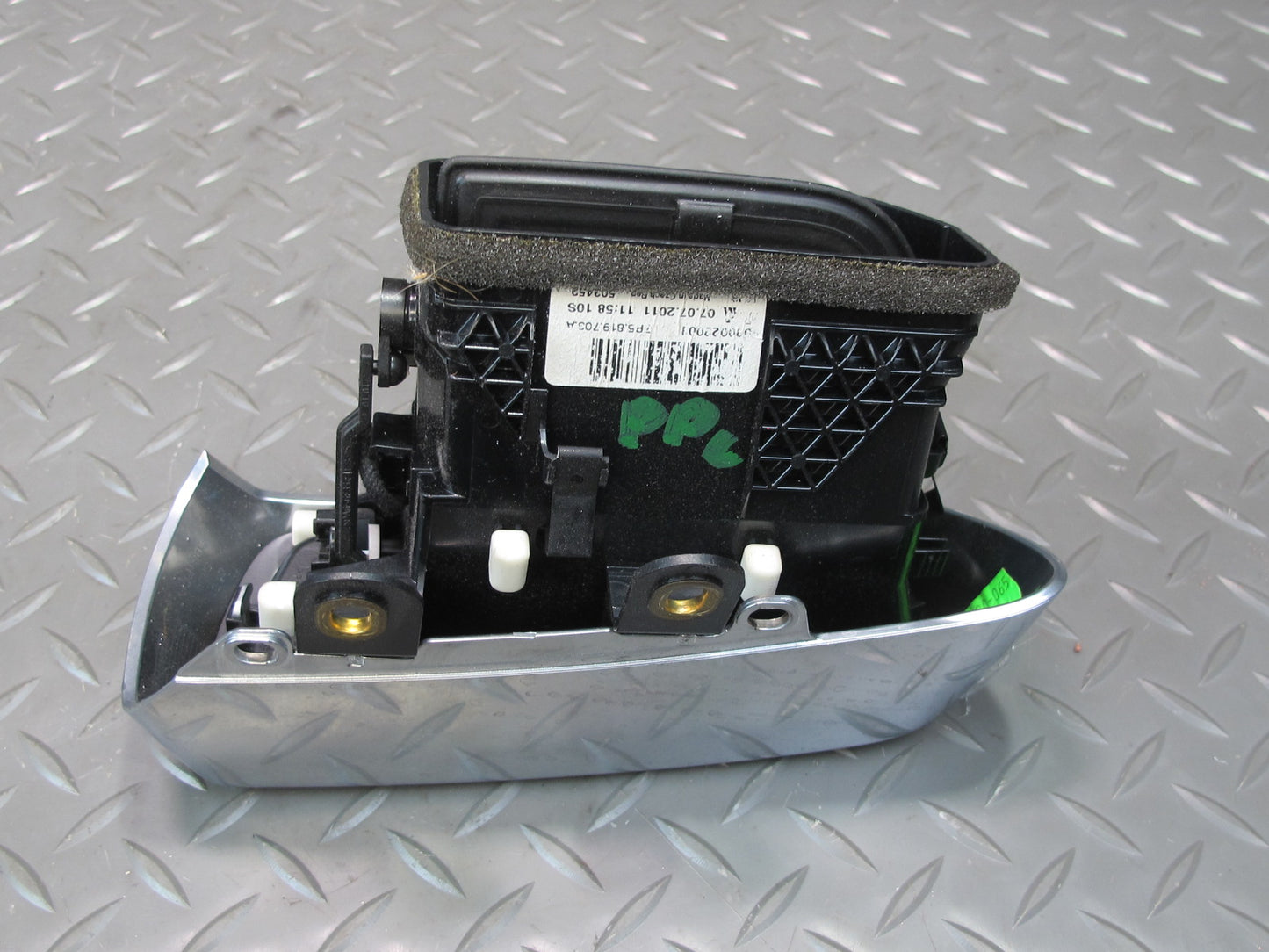 2011-2018 Porsche Cayenne 958 Front Left Side Dash A/C Air Vent Heater Grille