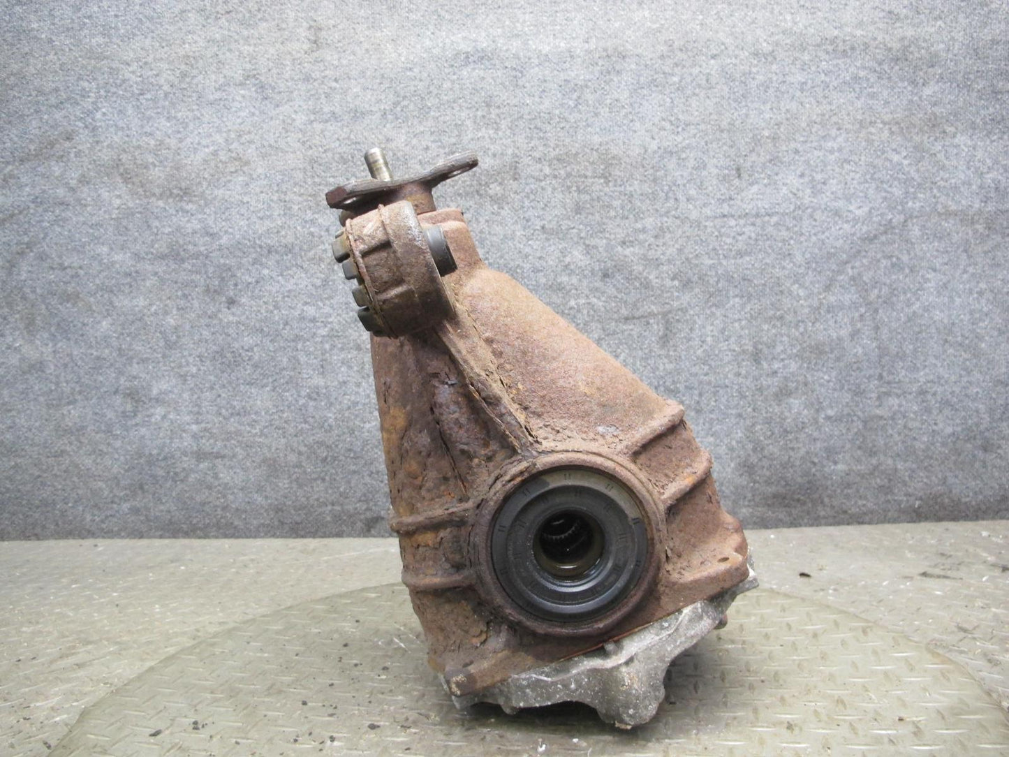 04-06 Lexus UCF30L LS430 Rear Differential Carrier 3.769 Ratio 82k Miles OEM