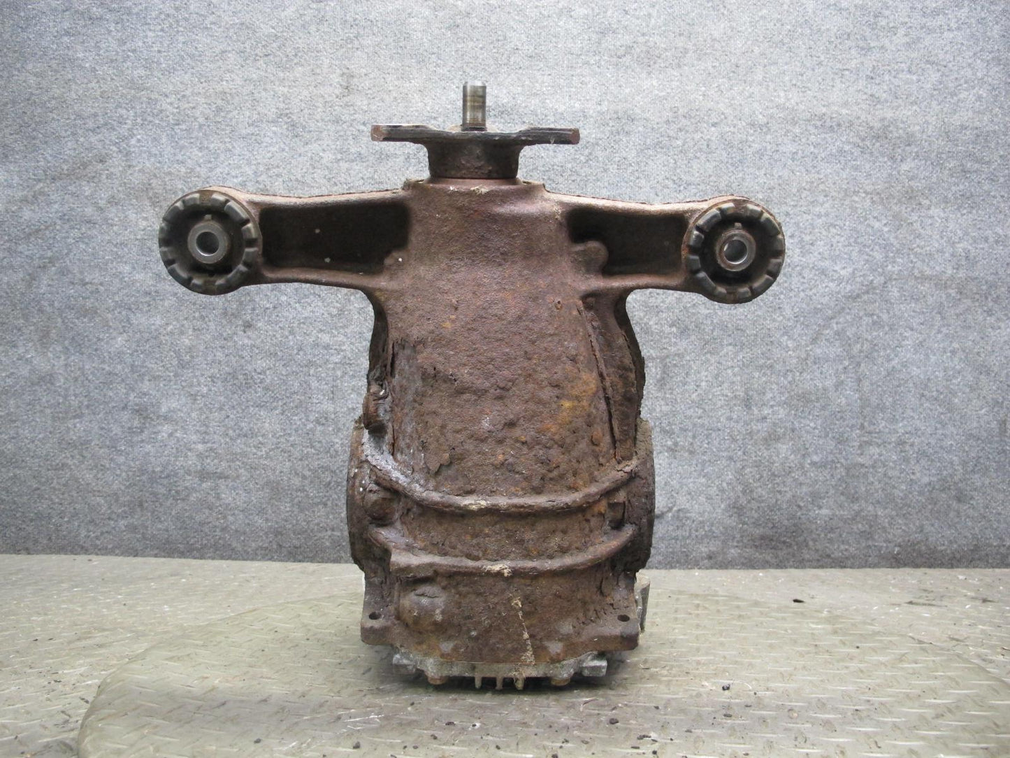 04-06 Lexus UCF30L LS430 Rear Differential Carrier 3.769 Ratio 82k Miles OEM