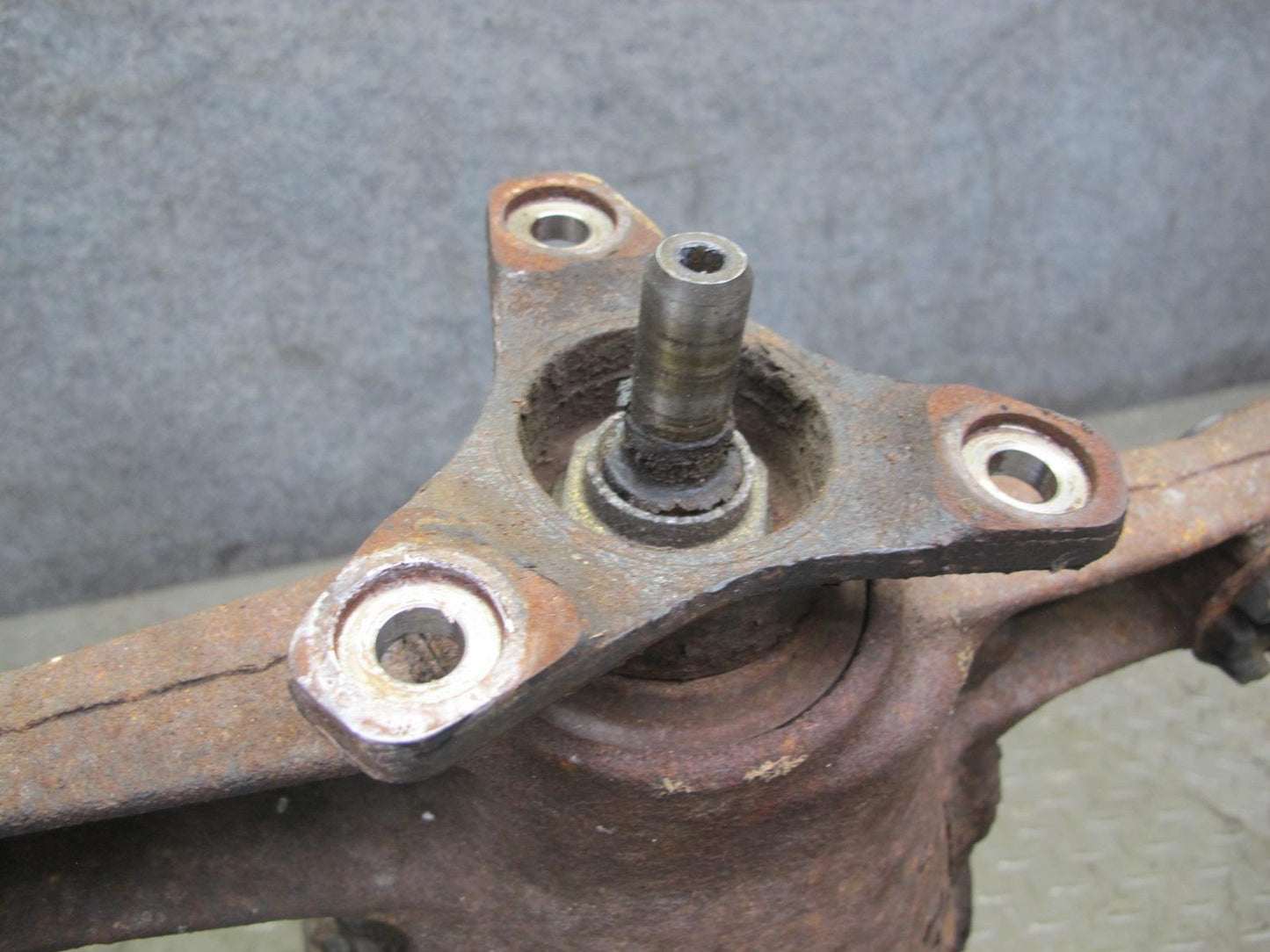 04-06 Lexus UCF30L LS430 Rear Differential Carrier 3.769 Ratio 82k Miles OEM