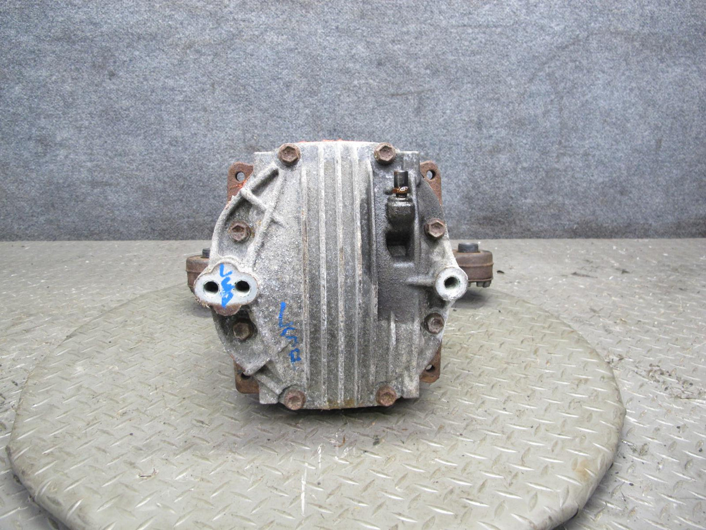 04-06 Lexus UCF30L LS430 Rear Differential Carrier 3.769 Ratio 82k Miles OEM