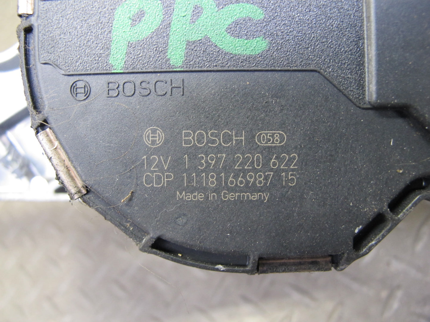 2011-2018 Porsche Cayenne 958 Windshield Wiper Transmission Linkage W/ Motor