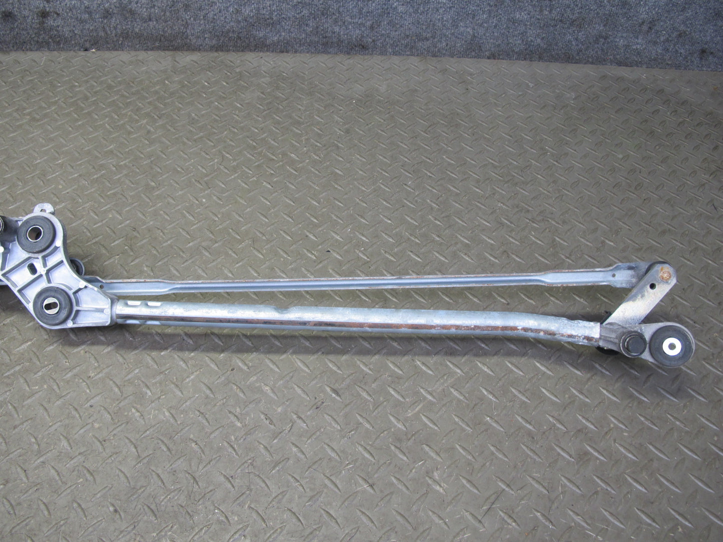 2011-2018 Porsche Cayenne 958 Windshield Wiper Transmission Linkage W/ Motor