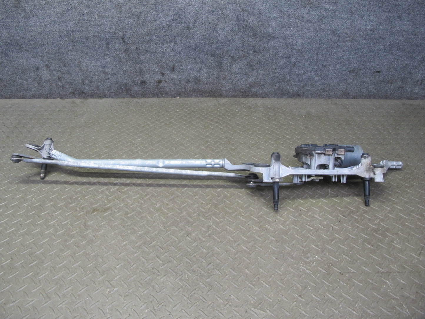 2011-2018 Porsche Cayenne 958 Windshield Wiper Transmission Linkage W/ Motor