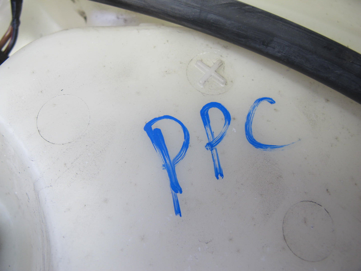 2011-2018 Porsche Cayenne 958 Windshield Washer Fluid Reservoir Tank W/ Pump