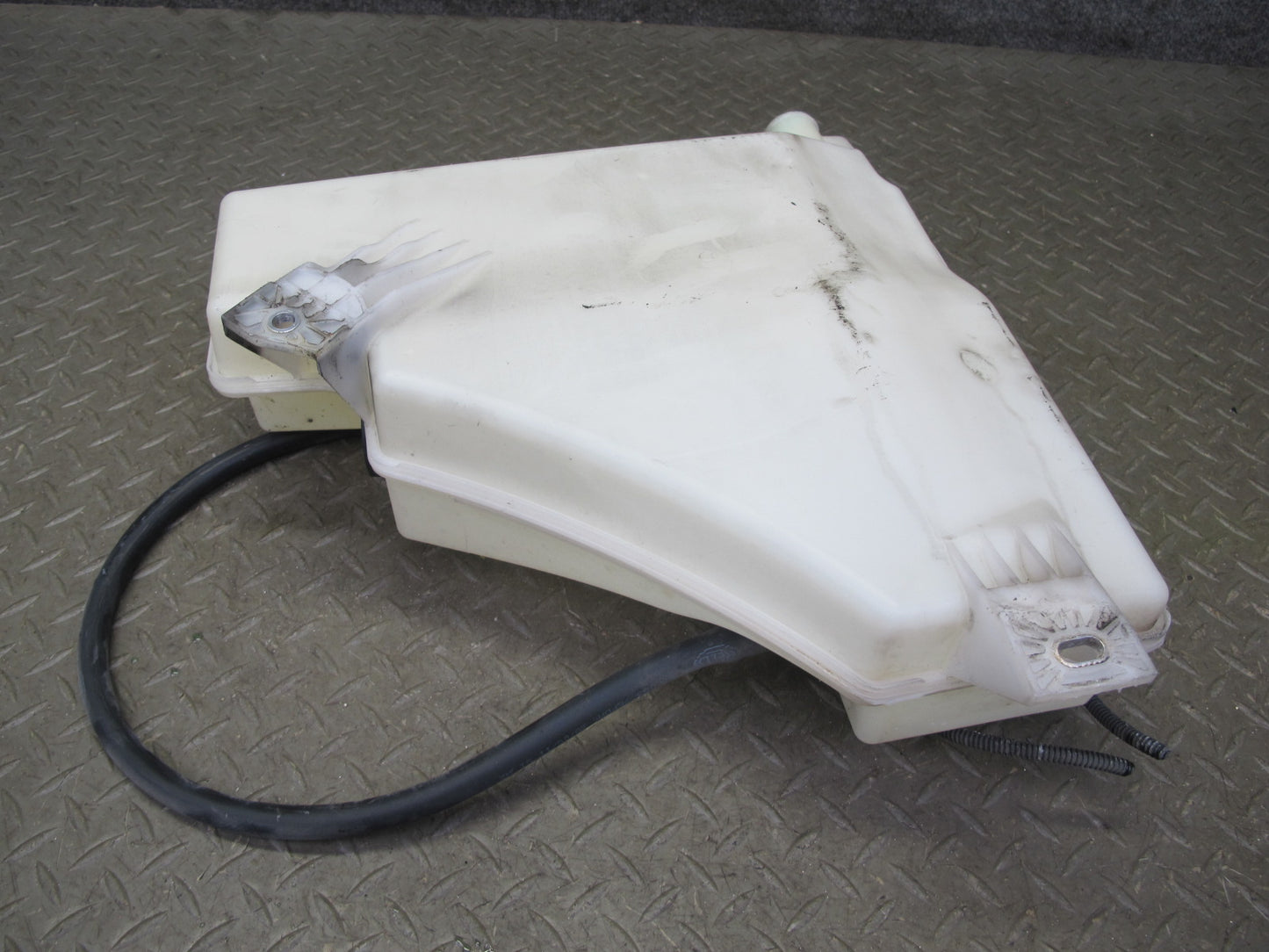 2011-2018 Porsche Cayenne 958 Windshield Washer Fluid Reservoir Tank W/ Pump