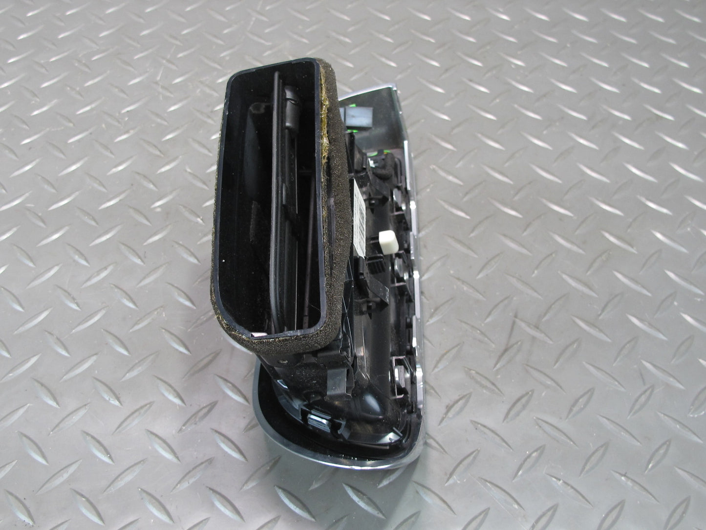 2011-2018 Porsche Cayenne 958 Front Left Side Dash Center A/C Air Vent Grille