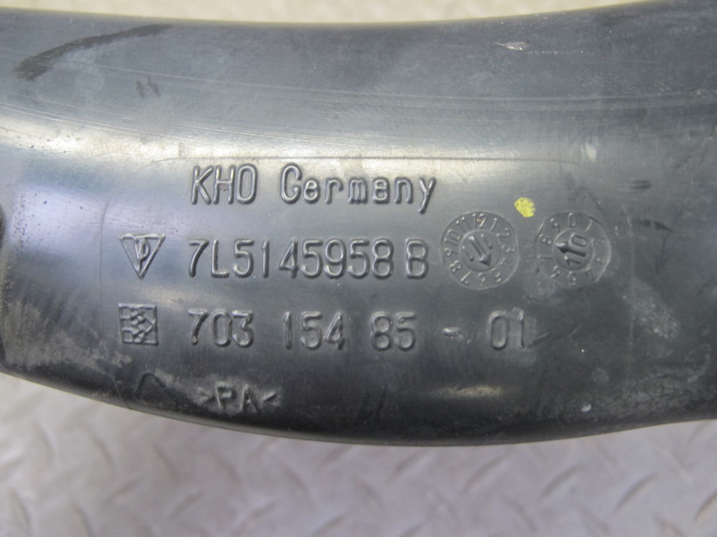 2011-2018 Porsche Cayenne 958 4.8L Turbo Right Side Intercooler Hose Pipe Line