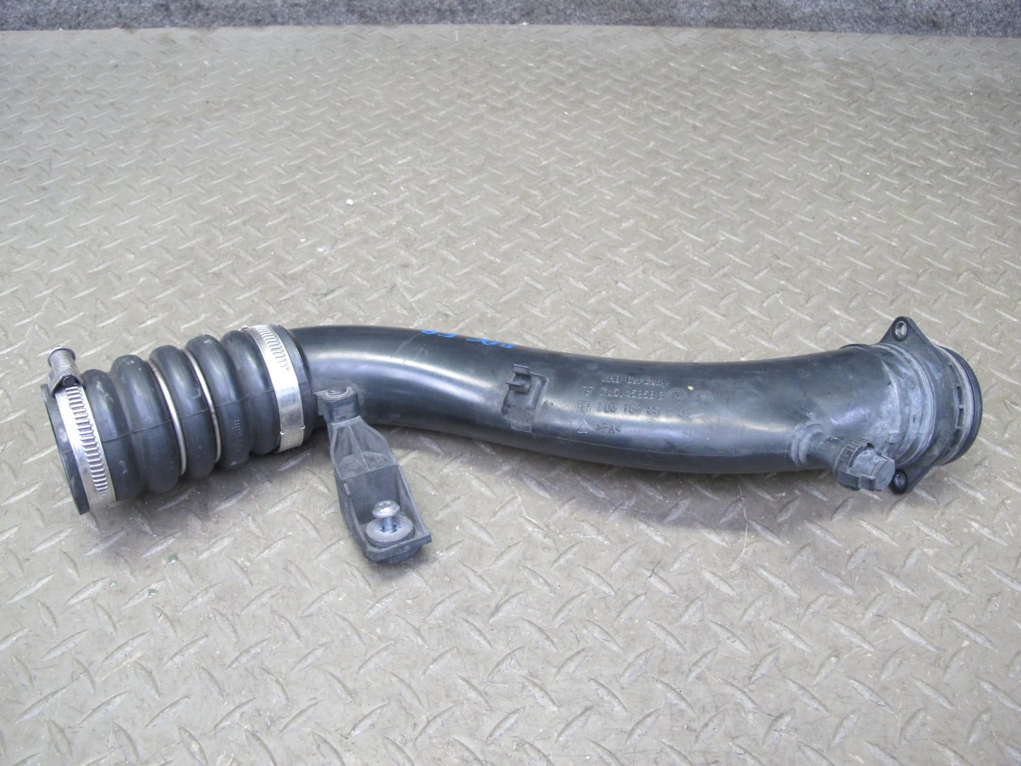 2011-2018 Porsche Cayenne 958 4.8L Turbo Right Side Intercooler Hose Pipe Line