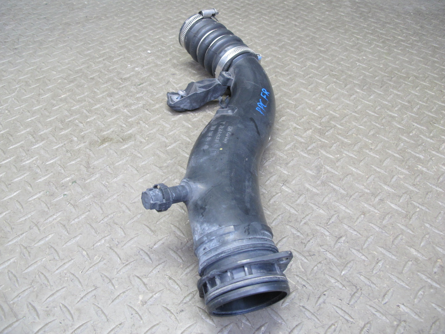 2011-2018 Porsche Cayenne 958 4.8L Turbo Right Side Intercooler Hose Pipe Line