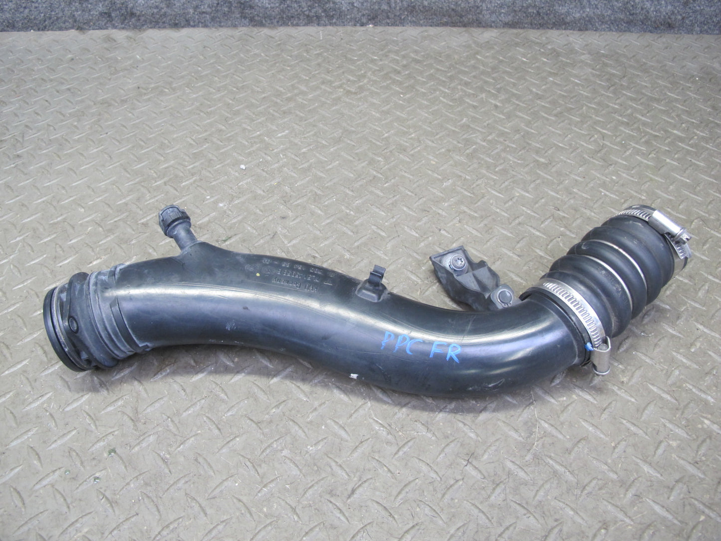 2011-2018 Porsche Cayenne 958 4.8L Turbo Right Side Intercooler Hose Pipe Line