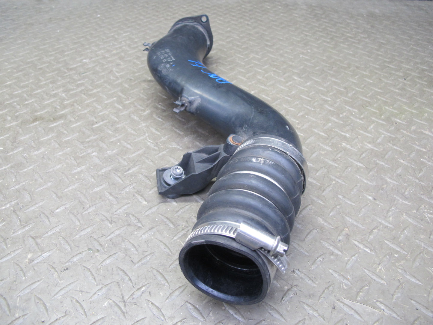 2011-2018 Porsche Cayenne 958 4.8L Turbo Left Side Intercooler Hose Pipe Line