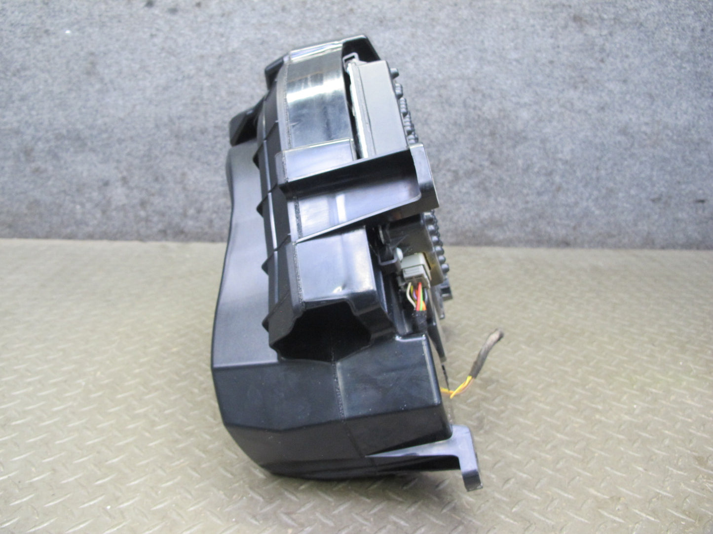 2011-2018 Porsche Cayenne 958 Bose Rear Subwoofer Speaker Box Assembly