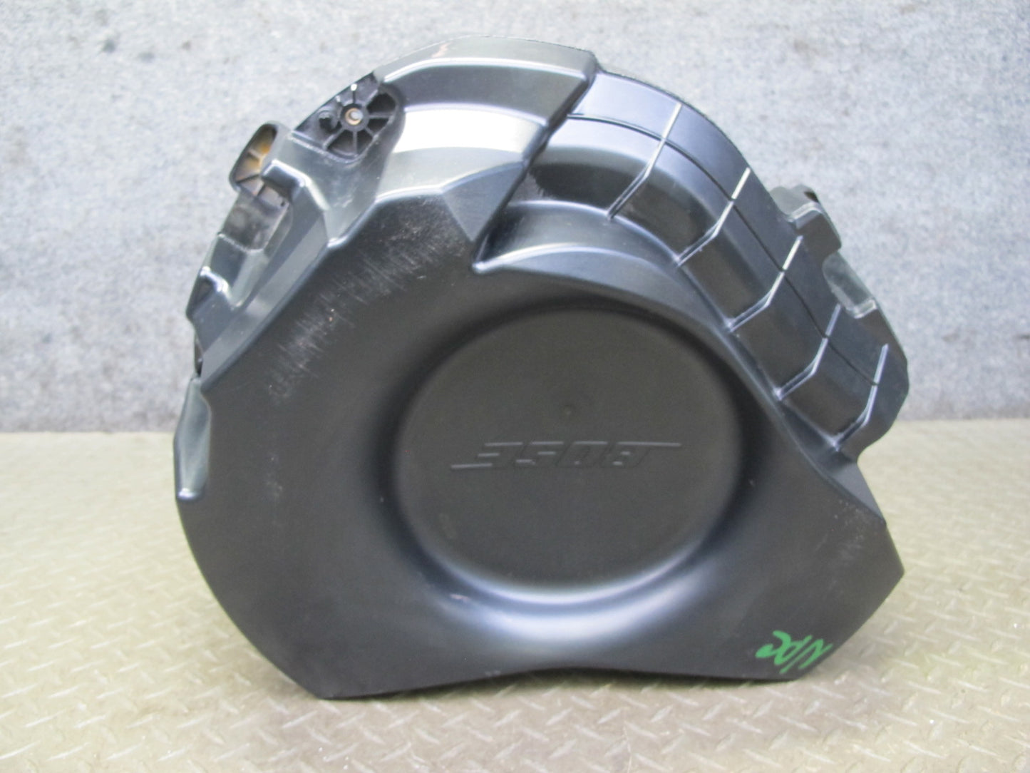 2011-2018 Porsche Cayenne 958 Bose Rear Subwoofer Speaker Box Assembly