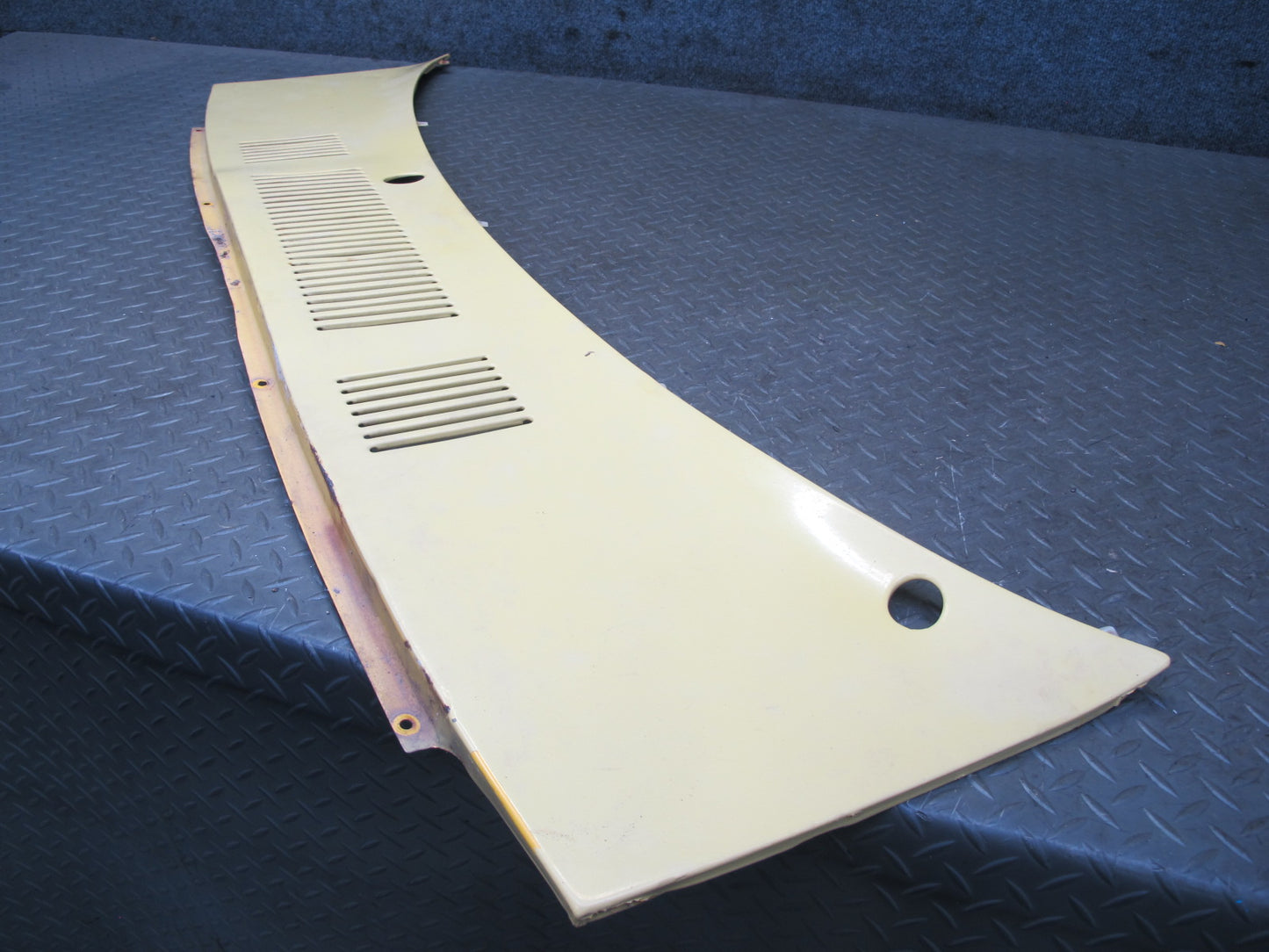 75-78 Datsun S30 280Z Front Hood Wiper Vent Cowl Trim Panel Yellow OEM