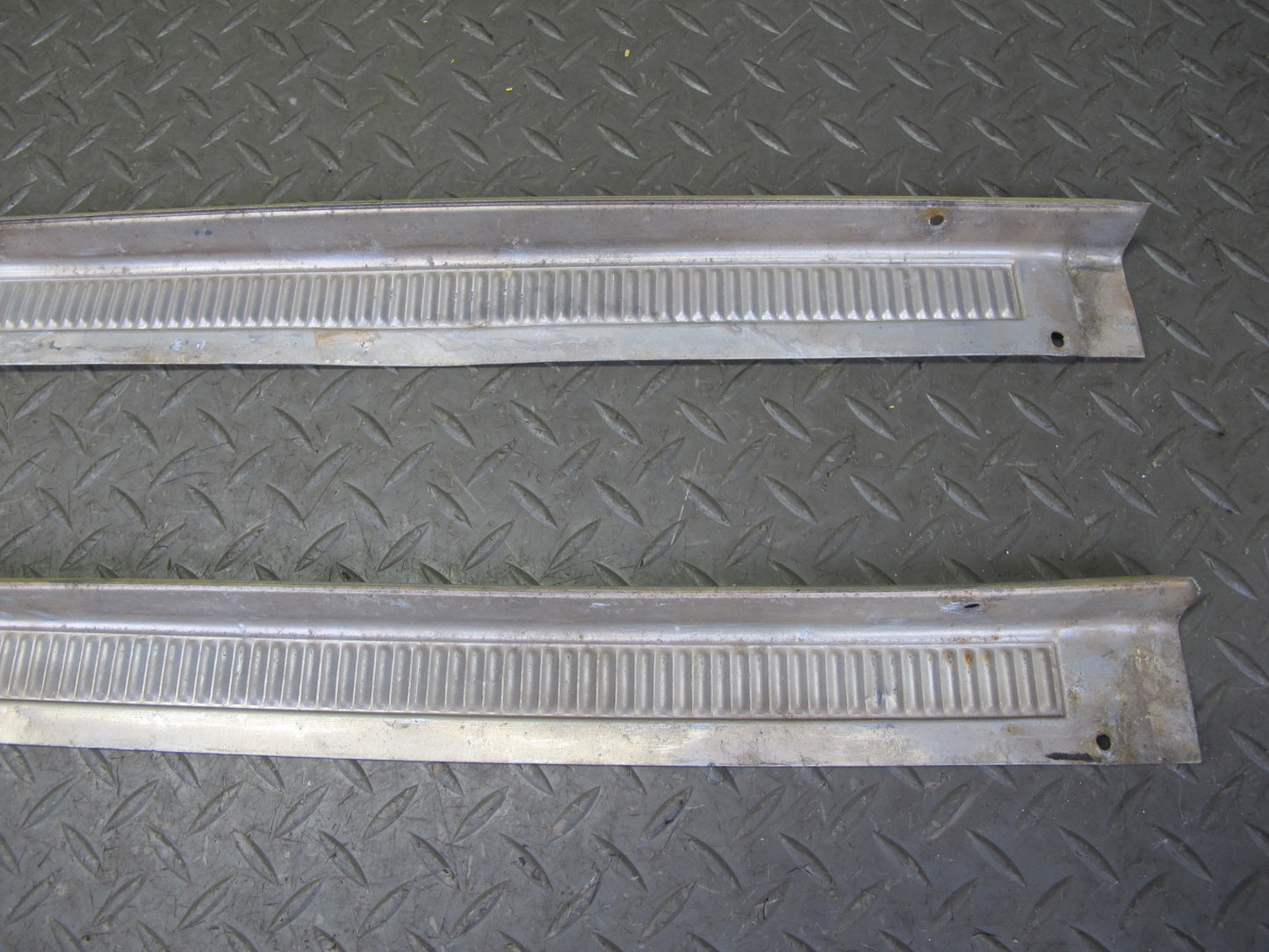 75-78 Datsun S30 280Z 2+2 Set of 2 Left & Right Door Sill Scuff Plate OEM