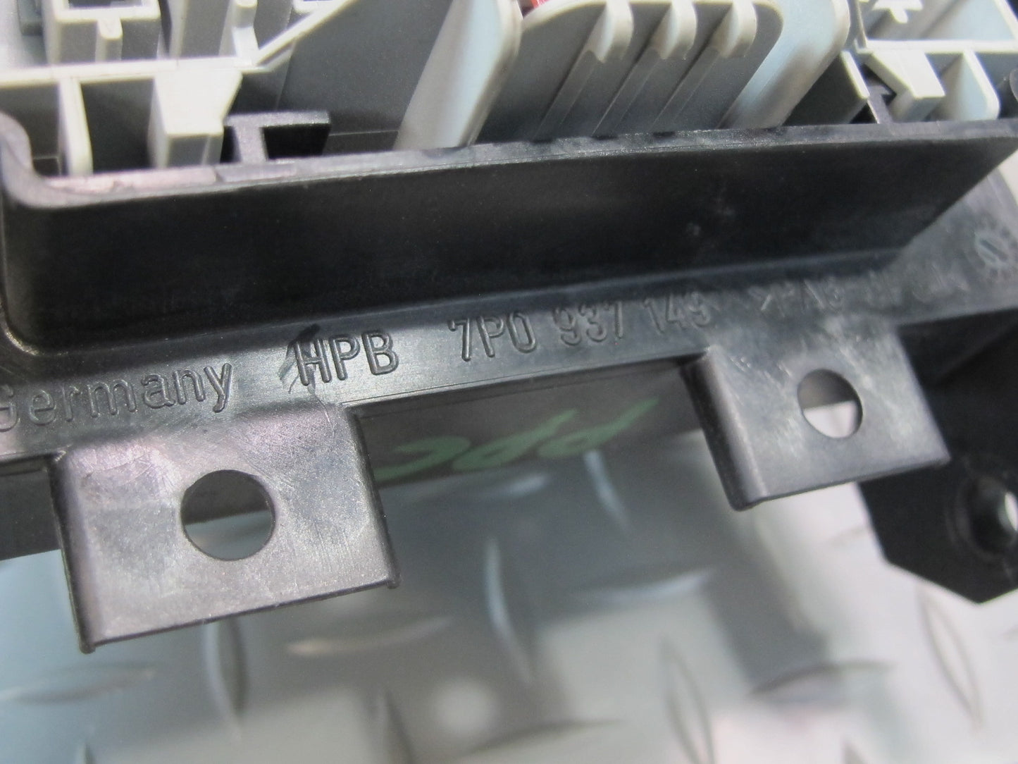 2011-2018 Porsche Cayenne 958 Left Under Dash Cabin Fuse Relay Box 7P0937149