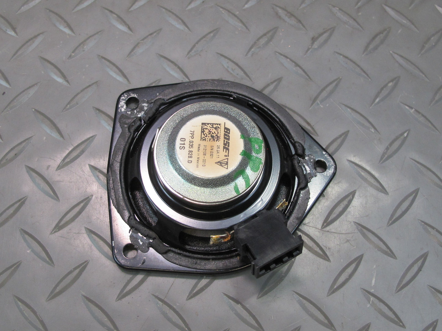 2011-2018 Porsche Cayenne 958 Center Dash Audio Soiund Speaker Bose