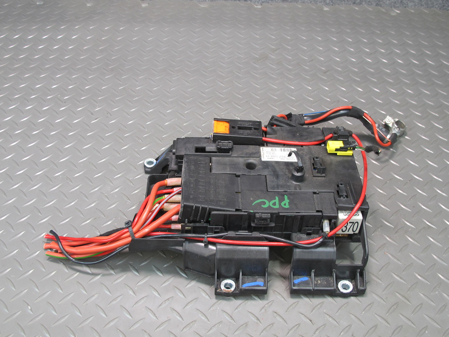 2011-2018 Porsche Cayenne 958 Power Distribution Fuse Relay Junction Box