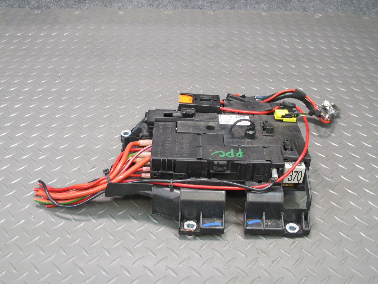 2011-2018 Porsche Cayenne 958 Power Distribution Fuse Relay Junction Box