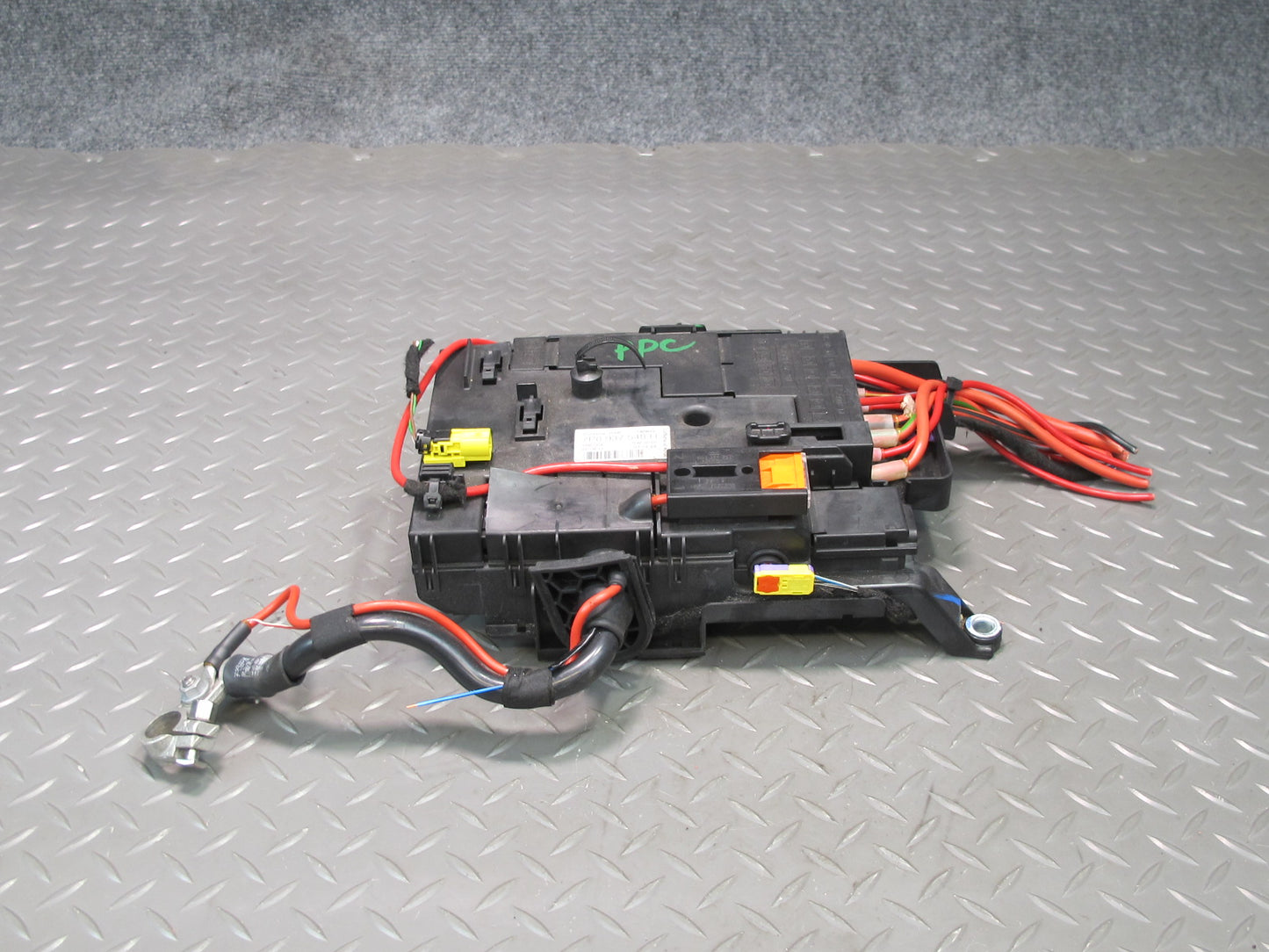 2011-2018 Porsche Cayenne 958 Power Distribution Fuse Relay Junction Box