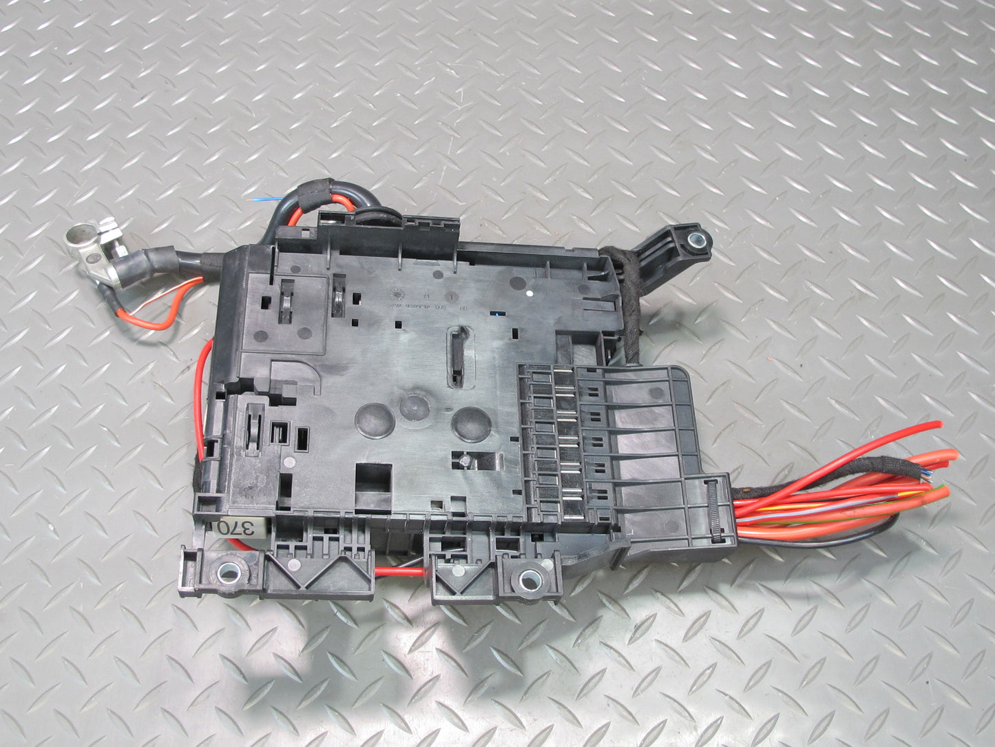 2011-2018 Porsche Cayenne 958 Power Distribution Fuse Relay Junction Box