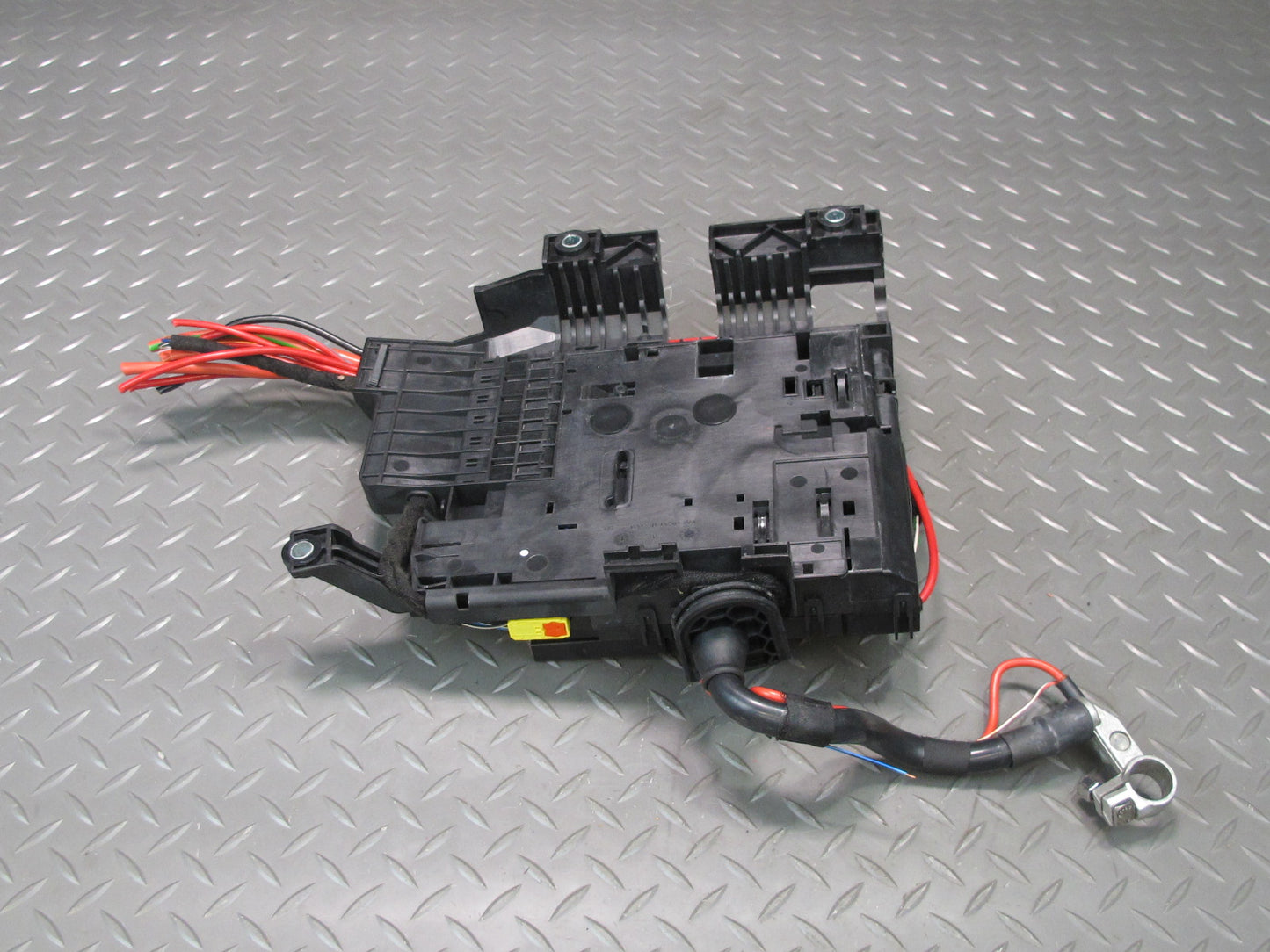 2011-2018 Porsche Cayenne 958 Power Distribution Fuse Relay Junction Box